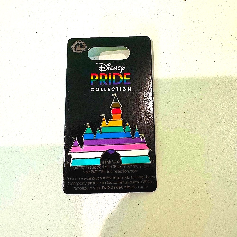 DISNEY PARKS Pride Pin Castle LGBTQ+
